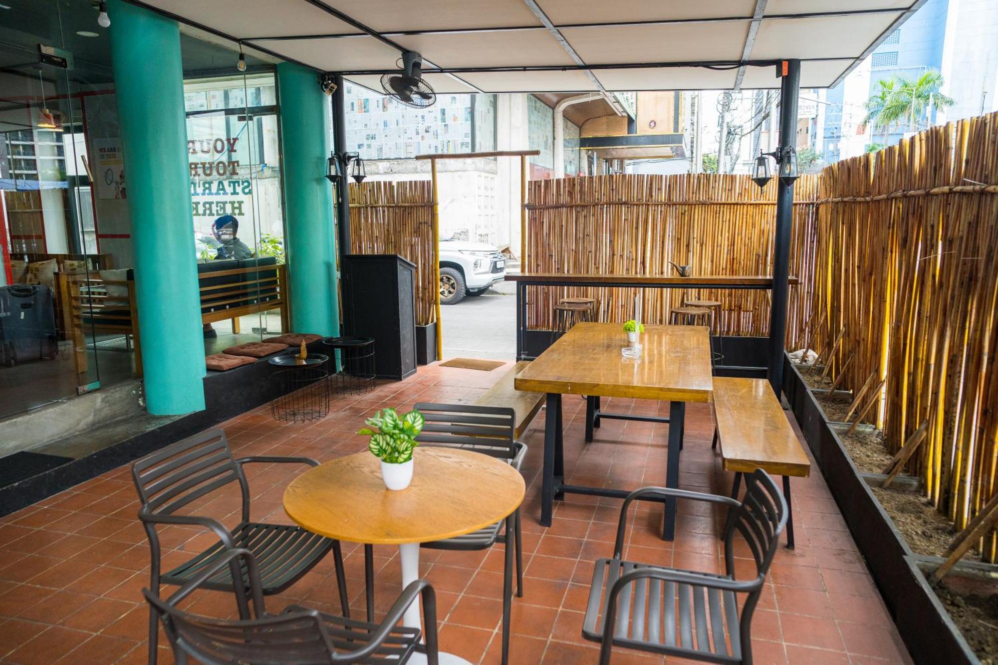 Abraham Manila Hostel Makati City Bagian luar foto